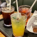 스타벅스 교차로 앞 이미지