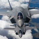 미국 공군 F-35A 라이트닝 II 스텔스 전투기의 최신 배치 및 훈련 이미지