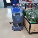 청소업체 같다는 마트청소 바닥청소기 이미지