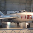 MIG-15 조종사 노금석 소위 귀순 이미지