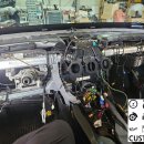 푸른1급정비공장 | W205 C220d 후기 멀티빔라이트, 순정 HUD, 360 카메라(어라운드뷰), 디지털 LCD 계기판 옵션 설치.