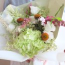 싱그러운 여름 꽃 화병꽂이 이미지