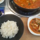 첫맛에 반한 김치찌개 이미지