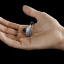 올바른 보청기 이미지