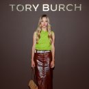 9/10 [아만다 사이프리드] Tory Burch 뉴욕 패션 쇼 이미지