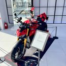 렌즈하우스 지엠(GM) | 압구정 도산공원 데이트 코스 더 하우스 오브 지엠 쉐보레 콜로라도 시승기