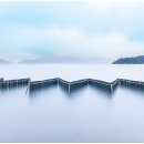 바닷가에서 이미지