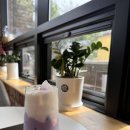 라떼온 | 유모차 가능한 영종도 예단포 카페 온앤오프｜우베 솔티크림 라떼 후기 + 루프탑 뷰