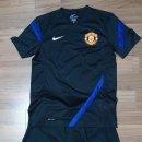 2011-2012 Man Utd Training Top S/S, 11-12 Man Utd Elite Knit Training Short 판매합니다. 이미지