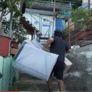 Coupang deliveryman&#39;s story goes viral 울릉도의 영웅:쿠팡 배달직원의 이야기 입소문 타다 이미지