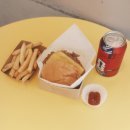 경일통닭 | 성수동 버거 맛집 성수망치버거 육즙 가득한 치즈버거 수제버거추천