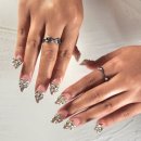 리본아트 | 울산 아크릴 연장 화려한 연말 아트 리본 실버 파우더네일 후기 네일드잇