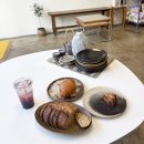 율무상점 | 부산베이커리 에이피어리, 소금빵 맛집 발견