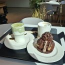 연수원길 | 공주시대형카페 포지션 넓은 주차장이 있는 공주디저트카페