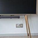 평택-W-134 | [내돈내산] 삼성 더프레임 75 TV 거치대, <제임스오가닉: 얄 JALG TV스탠드 오크네추럴 XL > 후기
