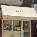 강아지에 빠지다 | 신사역 카페 블랑 후기 – 귀여운 강아지와 감태 오란다의 매력에 빠지다 🐶💚