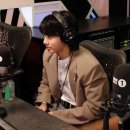 영국 BBC Radio에서 완전 쌩라이브로 노래 부른 정국 (Seven & 오아시스 곡 커버) 이미지