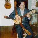 통통 튀는 통기타 연주 이미지