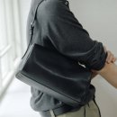 더스트멜로우 | FOVIE / MELOU Shoulder Black / 포이베 멜로우백 블랙 / 출근용 가방 추천 / 소가죽 가방 추천...