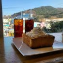 7595 | 감천문화마을 뷰좋은 카페 '더플레이트' 내돈내산 허니브레드 커피 후기