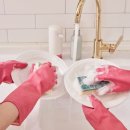 🥊고무장갑을 설거지할 때만 쓰나요? 고무장갑의 놀라운 활용법 10🥊 이미지