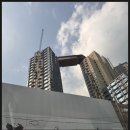 신반포역 신반포15차아파트 앞 횡단보도 | 래미안 원펜타스 100억 시대 최가온 올림픽 반포 대장주 사람들이 관심가지는 이유가 뭘까?