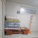 숲속의 하얀집 이미지