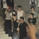 슬픔은 늘 떼로 온다 기쁨은 늘 스쳐간다