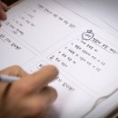 [단독] 류준열의 속마음… “배우자 삼고 싶은 여성상은 라미란” 이미지