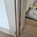 파주 가람마을 한양수자인 문틀보수 및 화장실문 필름시공 후기｜까짐·들뜸 깔끔 복원 완료