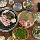 오겹살 목살 앞다리살을 양껏 먹을 수 있는 제주흑돼지무한리필 귤품은흑돼지 중문점