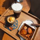 동평떡 | [내돈내산] 천안 독립기념관 근처 카페! 조용한 분위기 '코끼리공장카페' 버터떡과 아인슈페너 후기