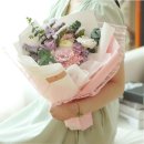 어반플라워 | 선물 아이디어: 어반플라워 졸업식 꽃다발으로 완성
