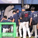 KBO) &#39;실책실책실책실책실책&#39; 롯데, 5연패 자초한 수비 자멸…가을야구 점점 멀어진다 이미지
