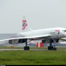 'Speedbird001, taxi to runway 27R and hold short!' 이미지