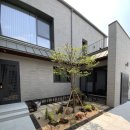 디자인마루건설(주) | 명도 대비와 중정이 돋보이는 모던 미니멀 하우스! 새솔동 송산 3차 x (주)예작종합건설