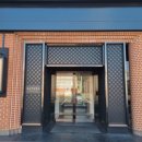 비밀의 문 | 김포 이색 카페 ‘자투라’ 방문 후기 — 비밀의 문·대형 실내·아이랑 가기 좋은 카페