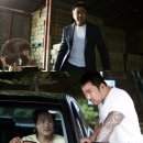 이웃사람 | 이웃사람, 평범한 일상 속 숨겨진 공포와 긴장감