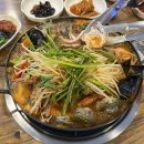 정희네손칼국수 | 제주 서귀포 해물탕 맛집 정희네해물탕 / 꽉 채워진 해물과 칼국수 후식까지 완벽