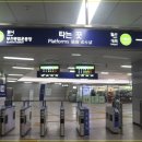 세븐일레븐 파주두포삼거리점 | 경기도 파주시 두포리로 옮겨진. 현무리조트 관광열차 개조된 구 서울2호선 객차들
