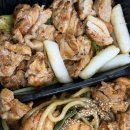 동근이숯불두마리치킨구미시청점 | 야식 추천, 감칠맛 터지는 꿀조합! 동근이숯불두마리치킨 순살 반반(소금구이·양념구이+우동사리...