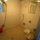 시냇가 하얀집 이미지