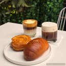 커피홀릭 | 강남역 디저트 카페 브라운홀릭, 소금커피와 소금빵 맛집 후기