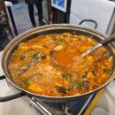 꽃파는아저씨 앞 이미지