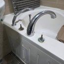 흥덕13단지 경남아너스빌 | 용인 기흥구 영덕동 흥덕마을 13단지 경남아너스빌 43평형 안방 화장실 욕조 수전교체 4홀 수전