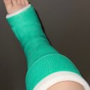 CU 수택행복점 | 231102 늦가을에 뒤적여보는 초가을 일상 / 다리가 다쳤지만 밖에 나가고 싶어 / 9월 조각집