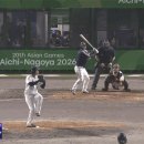 문보경 센터 가르는 안타, JJJ 홈까지 들어오며 gif 이미지