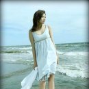 바닷가에서 이미지