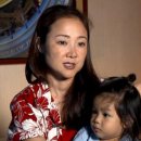 United Airlines gives away toddler's seat, forces mom to hold him during flight by ABC NEWS,Good Morning America 9 hours ago 이미지