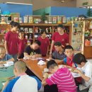 EIs 13 Interactors가 Handicapped And Mentally Disabled Children을 방문하다. 이미지
